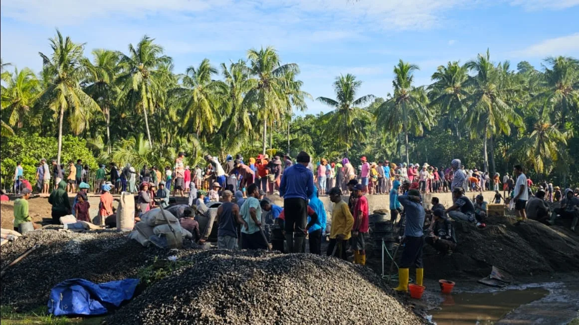 Gotong Royong Pengecoran